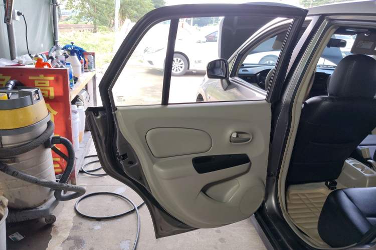 Used Venucia D50 2015 1.6L Automatic Fashion Edition Left Rear Door Interior