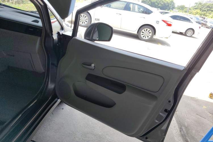 Used Venucia D50 2015 1.6L Automatic Fashion Edition Right Front Door Interior