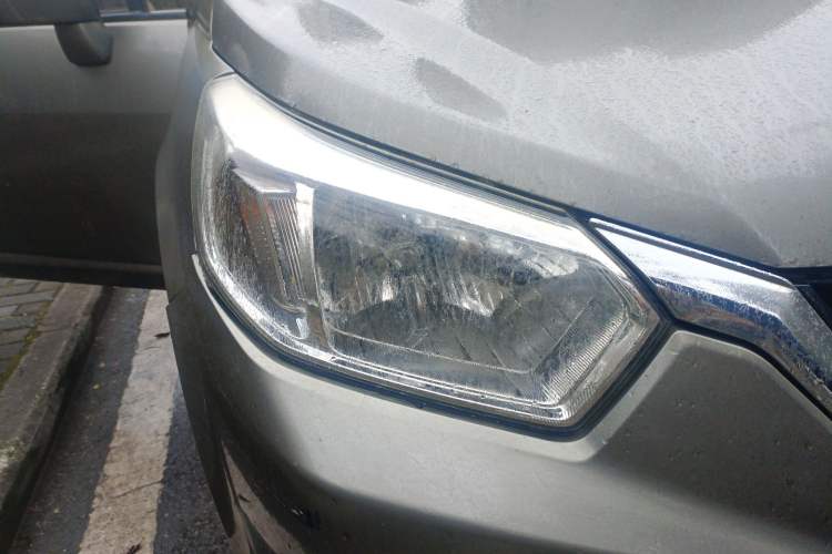 Used Venucia D50 2015 1.6L Automatic Fashion Edition Right Front Headlight