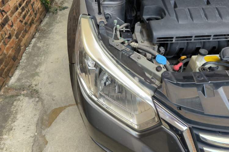 Used Venucia D50 2015 1.6L Manual Fashion Edition Right Front Headlight