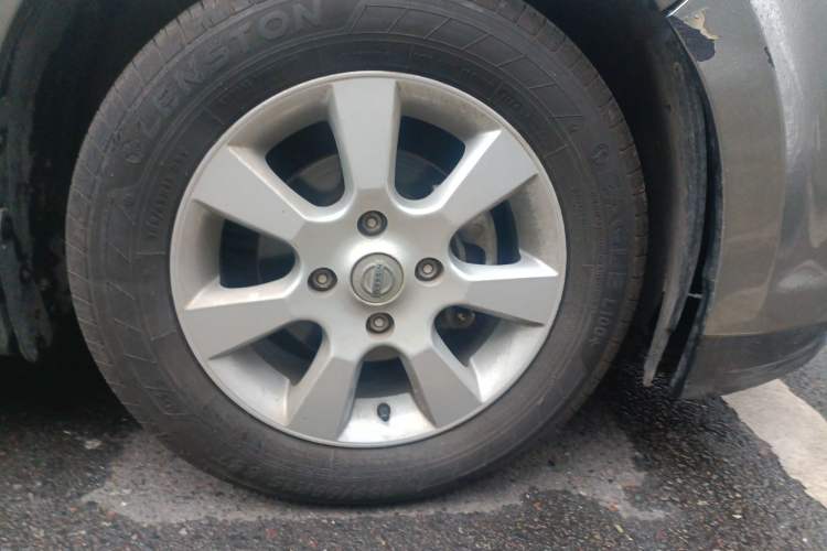 Used Venucia D50 2015 1.6L Automatic Fashion Edition Right Front Wheel Hub