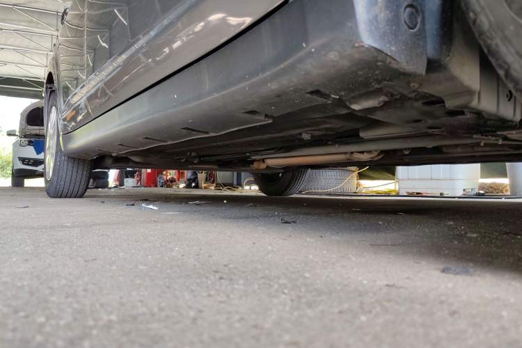 Used Venucia D50 2015 1.6L Automatic Fashion Edition Right Side Sill