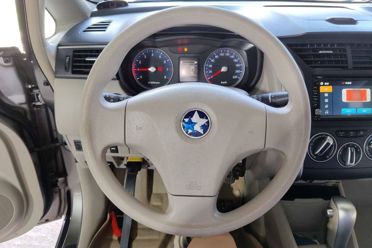 Used Venucia D50 2015 1.6L Automatic Fashion Edition Steering Wheel
