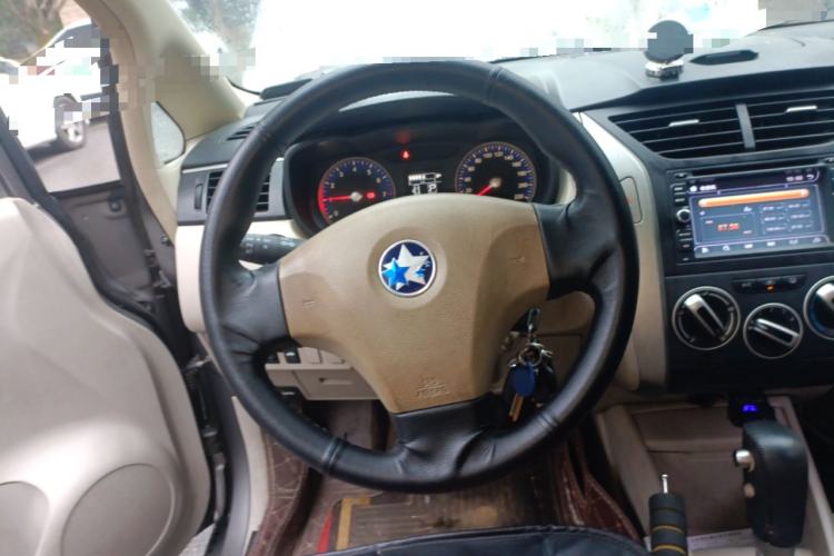Used Venucia D50 2015 1.6L Automatic Fashion Edition Steering Wheel