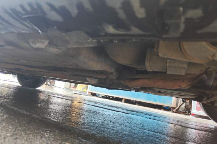 Used Venucia D50 2015 1.6L Automatic Fashion Edition Chassis Rear Left
