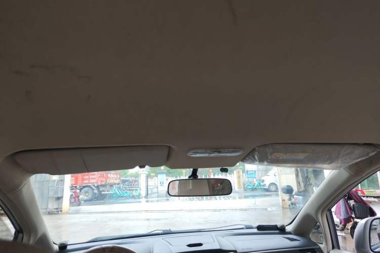 Used Venucia D50 2015 1.6L Automatic Fashion Edition Headliner