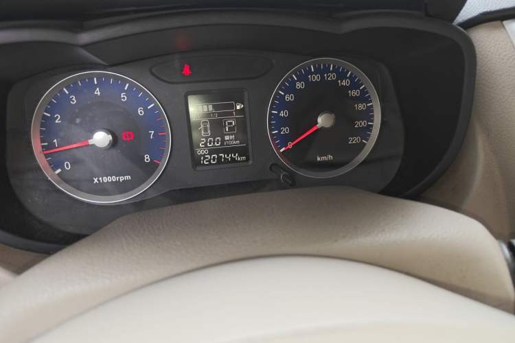 Used Venucia D50 2015 1.6L Automatic Fashion Edition Odometer Close Up
