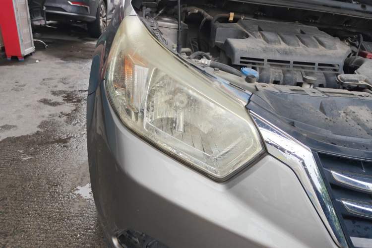 Used Venucia D50 2015 1.6L Automatic Fashion Edition Right Front Headlight