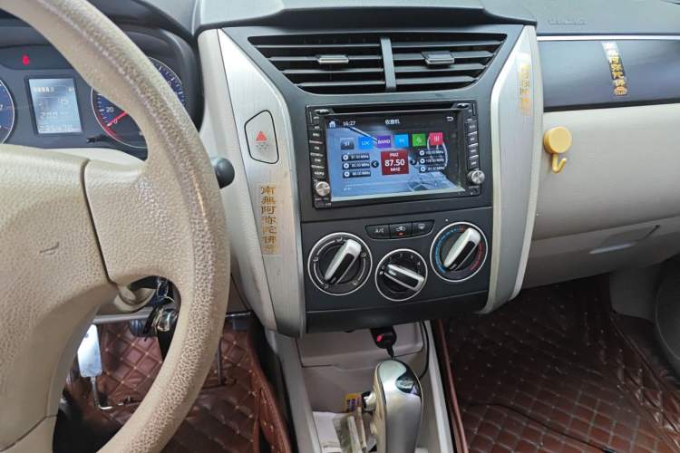 Used Venucia D50 2015 1.6L Automatic Fashion Edition Audio And AC Panel