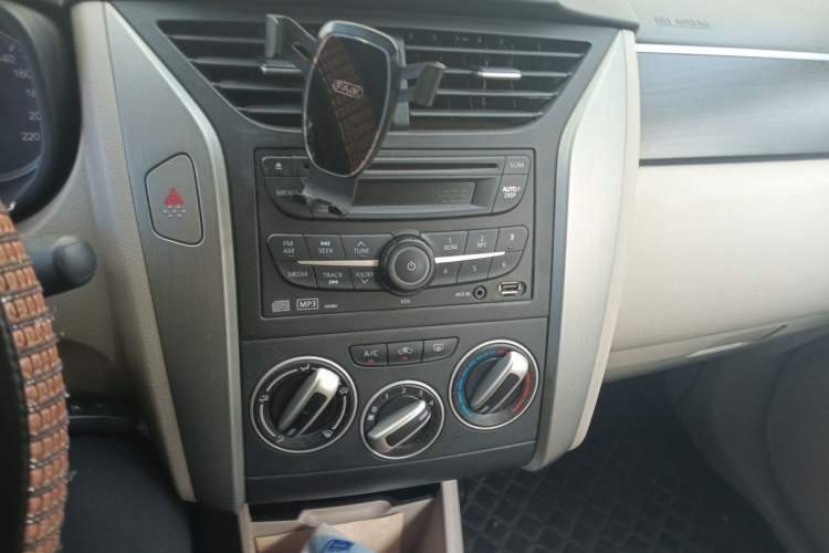 Used Venucia D50 2015 1.6L Manual Luxury Edition Audio And AC Panel