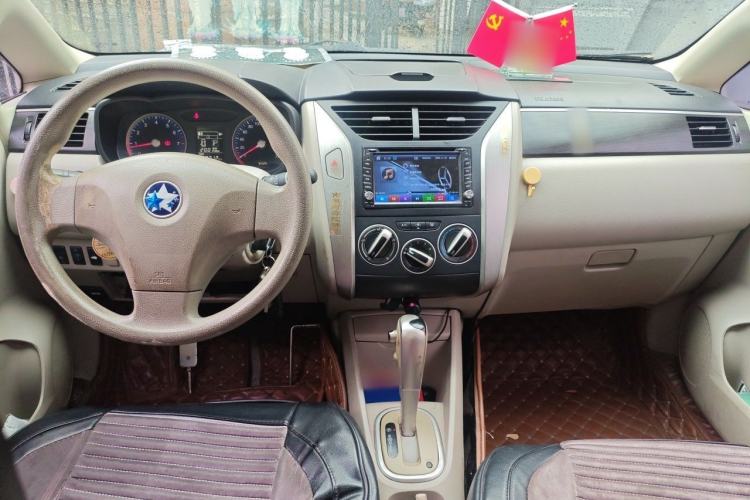Used Venucia D50 2015 1.6L Automatic Fashion Edition Center Console