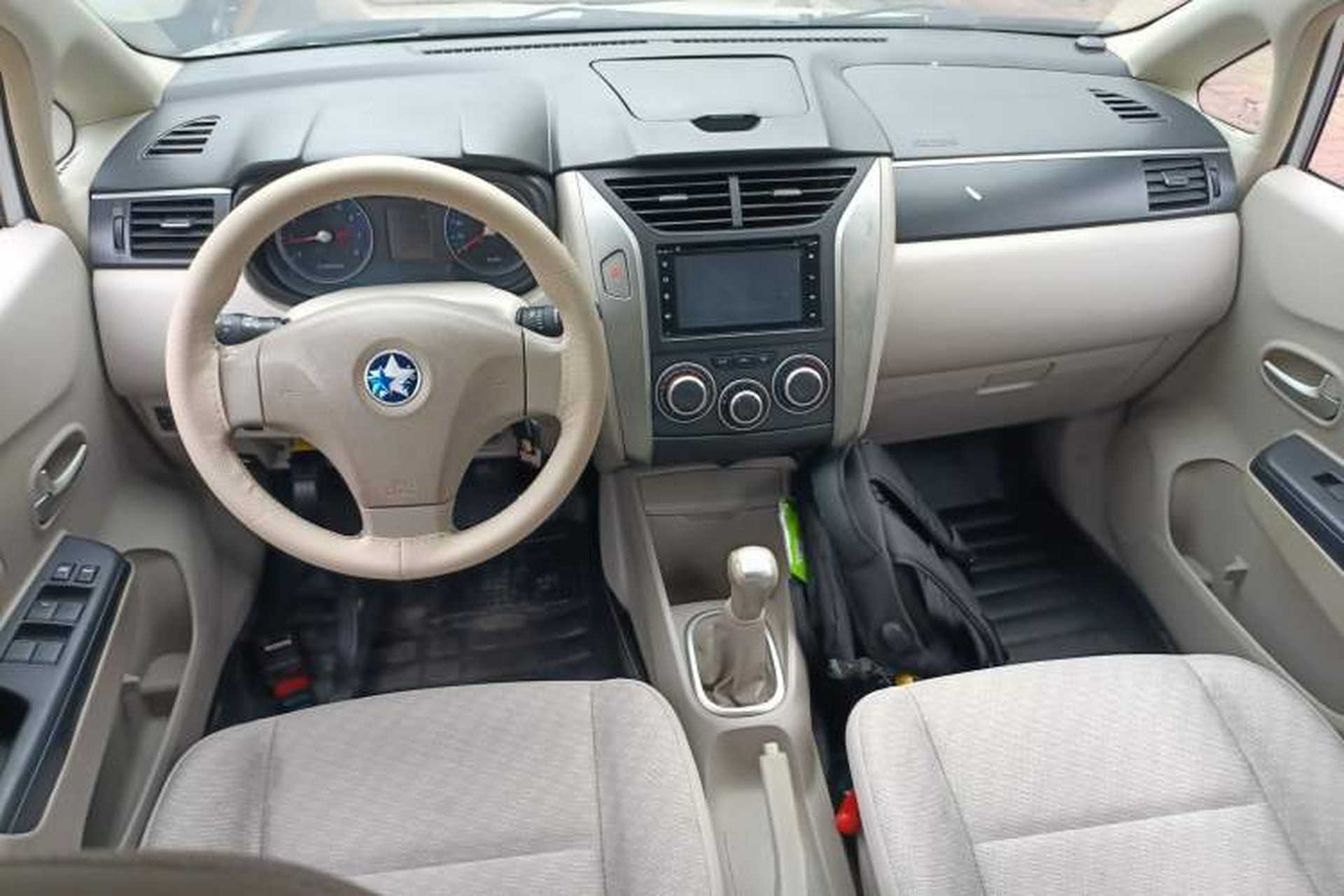 Used Venucia D50 2015 1.6L Manual Fashion Edition Center Console