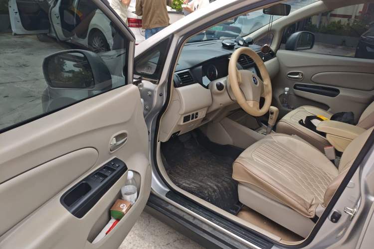 Used Venucia D50 2015 1.6L Automatic Fashion Edition Driver Seat