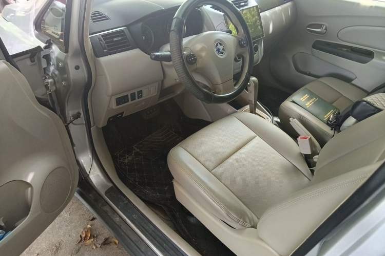 Used Venucia D50 2015 1.6L Automatic Fashion Edition Driver Seat