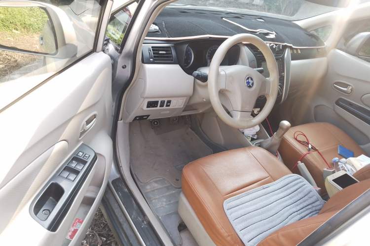 Used Venucia D50 2015 1.6L Manual Fashion Edition Driver Seat