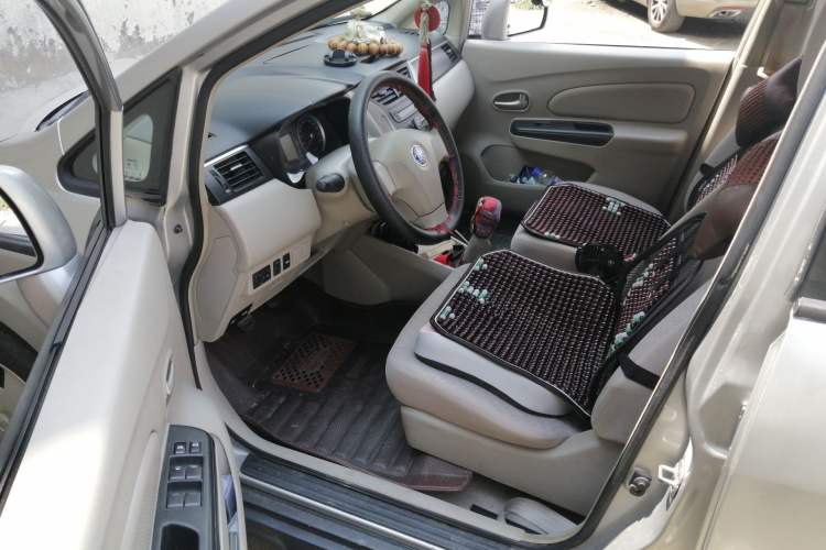 Used Venucia D50 2015 1.6L Manual Fashion Edition Driver Seat