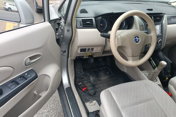 Used Venucia D50 2015 1.6L Manual Fashion Edition Driver Seat
