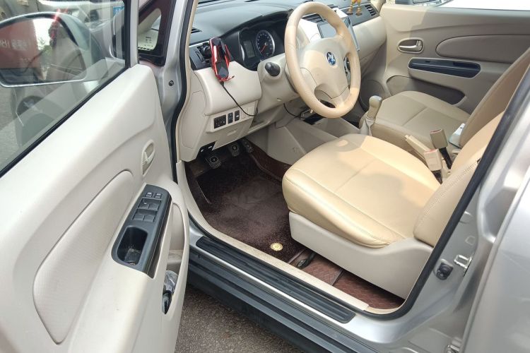 Used Venucia D50 2015 1.6L Manual Fashion Edition Driver Seat