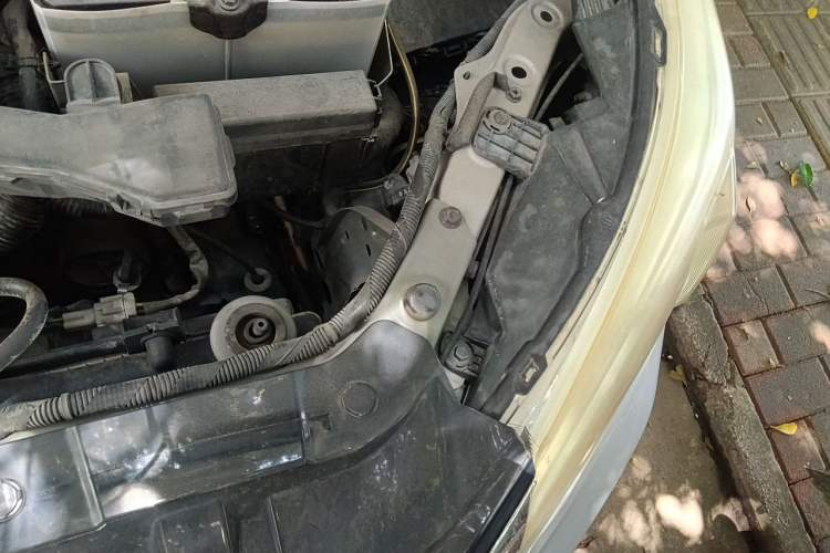 Used Venucia D50 2015 1.6L Automatic Fashion Edition Engine Bay Left
