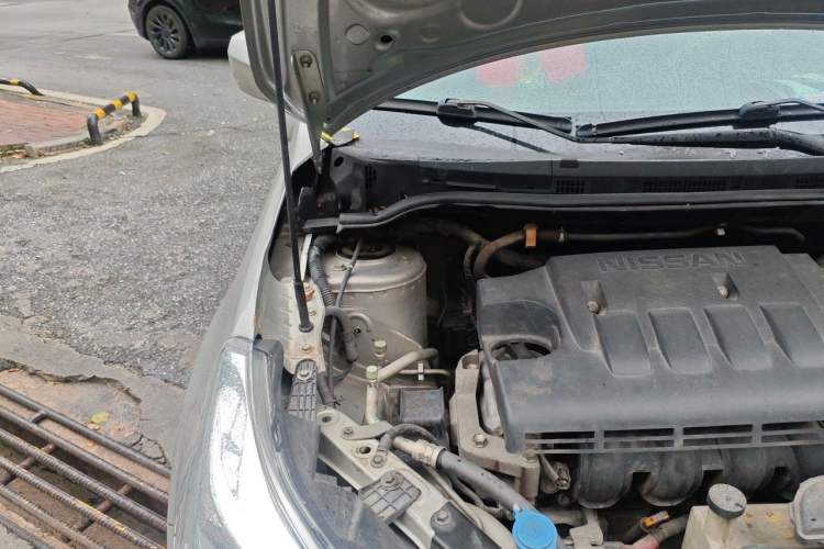 Used Venucia D50 2015 1.6L Automatic Fashion Edition Engine Bay Right