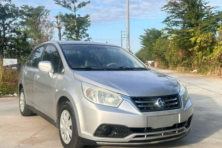 Used Venucia D50 2015 1.6L Automatic Fashion Edition Exterior 2