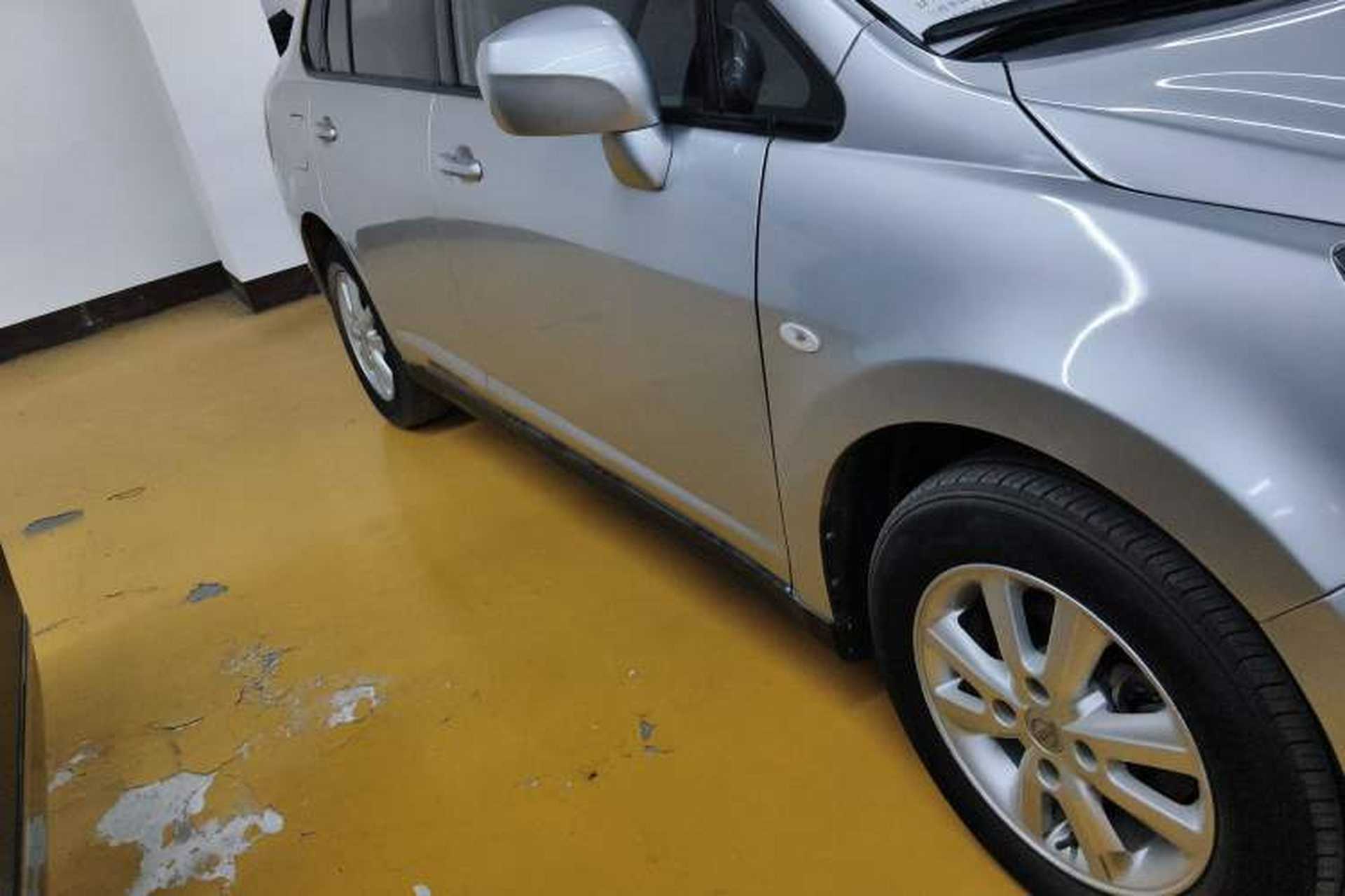 Used Venucia D50 2015 1.6L Automatic Fashion Edition Exterior 3