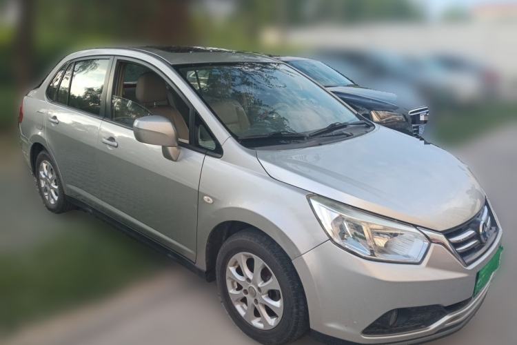 Used Venucia D50 2015 1.6L Manual Luxury Edition Front Right 45 Deg