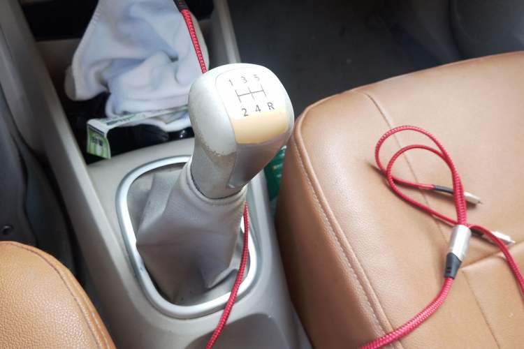 Used Venucia D50 2015 1.6L Manual Fashion Edition Gear Lever