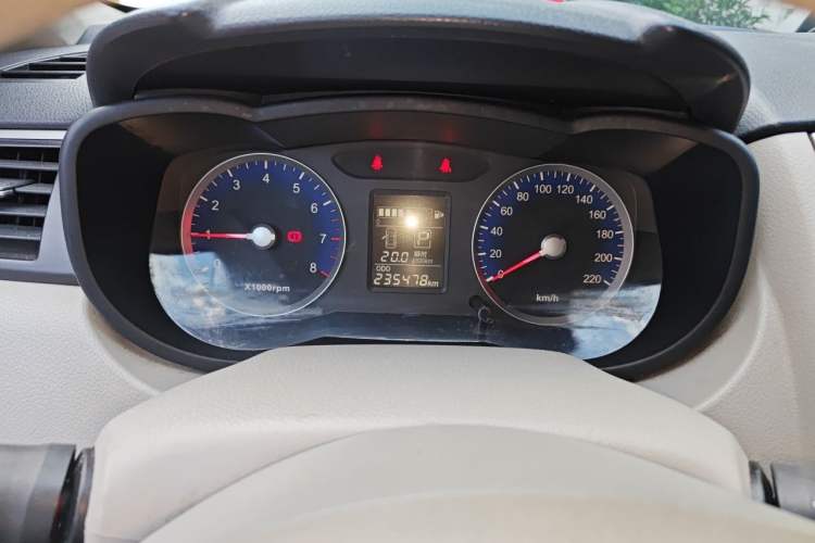 Used Venucia D50 2015 1.6L Automatic Fashion Edition Instrument Cluster