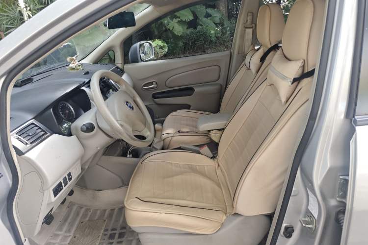 Used Venucia D50 2015 1.6L Manual Fashion Edition Left Front Seat