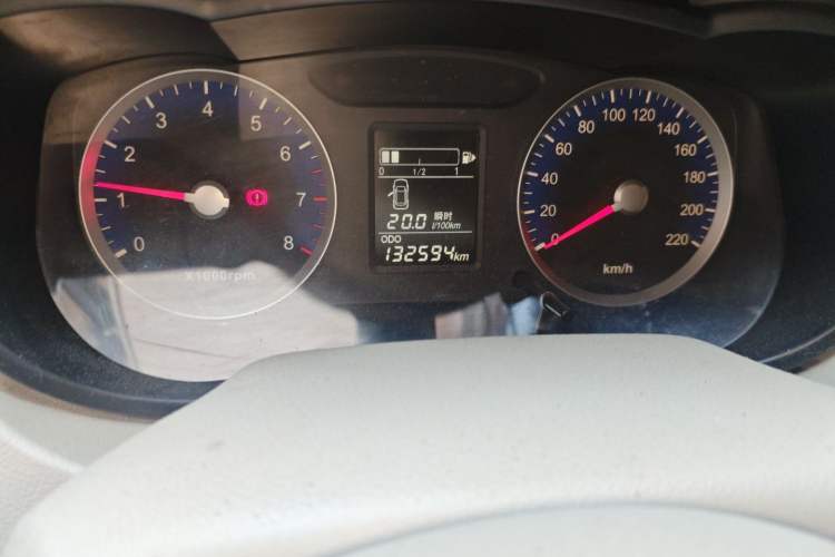 Used Venucia D50 2015 1.6L Manual Fashion Edition Odometer Close Up