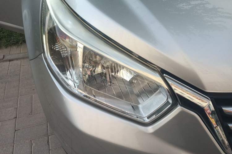 Used Venucia D50 2015 1.6L Manual Luxury Edition Right Front Headlight
