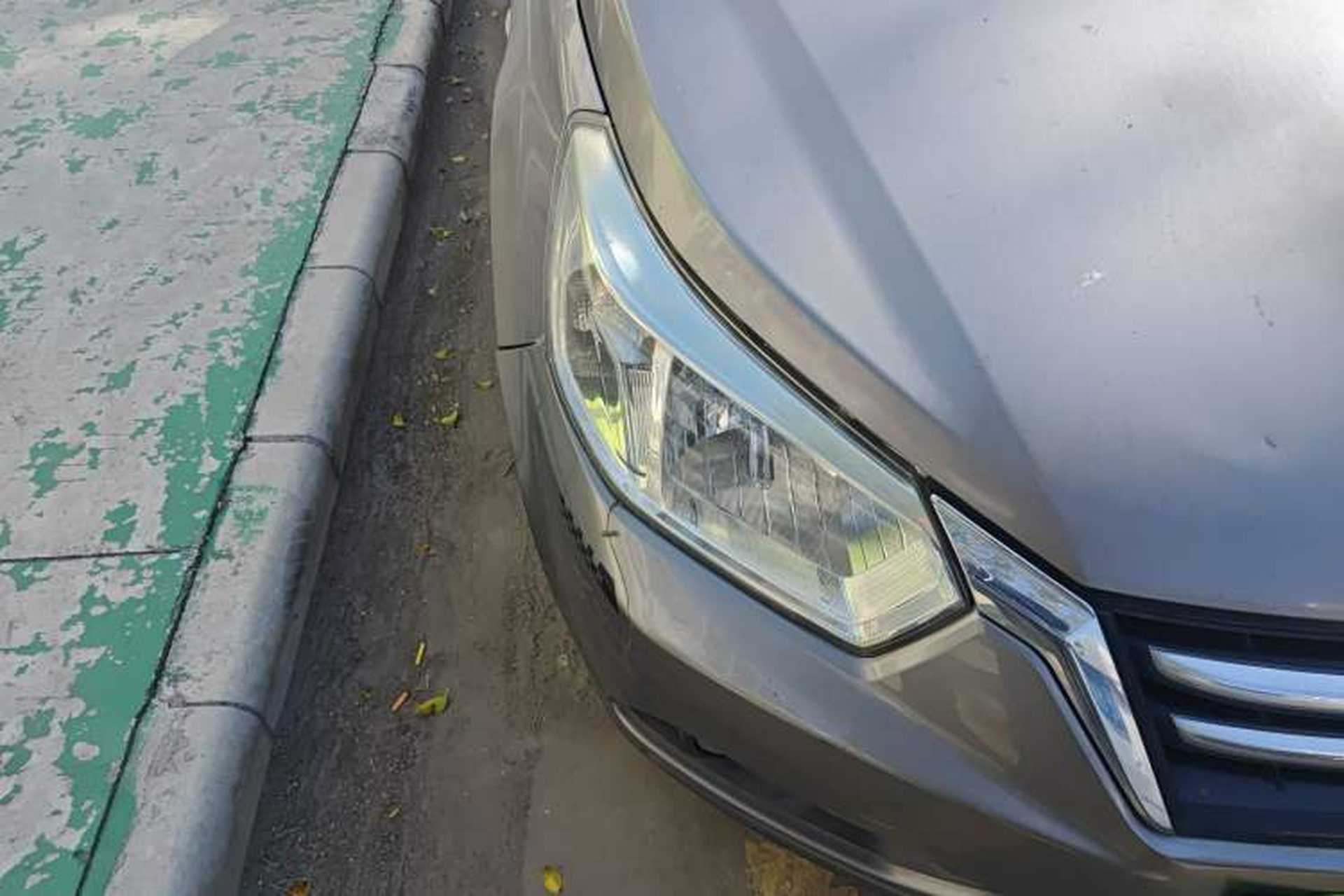 Used Venucia D50 2015 1.6L Automatic Fashion Edition Right Front Headlight