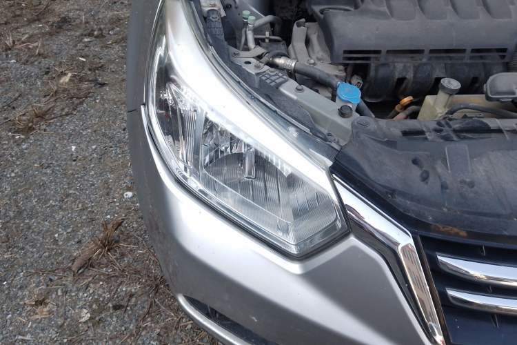 Used Venucia D50 2015 1.6L Manual Fashion Edition Right Front Headlight