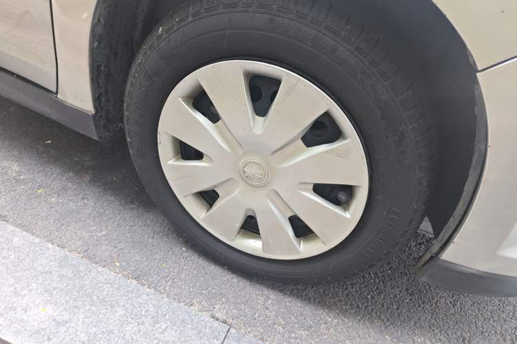 Used Venucia D50 2015 1.6L Manual Fashion Edition Right Front Wheel Hub