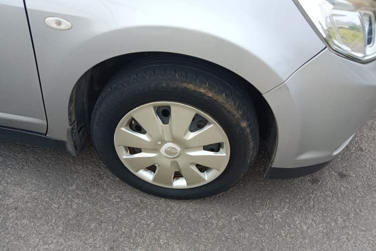 Used Venucia D50 2015 1.6L Manual Fashion Edition Right Front Wheel Hub