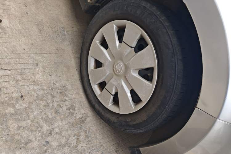 Used Venucia D50 2015 1.6L Automatic Fashion Edition Right Front Wheel Hub