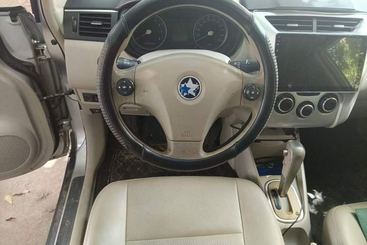 Used Venucia D50 2015 1.6L Automatic Fashion Edition Steering Wheel