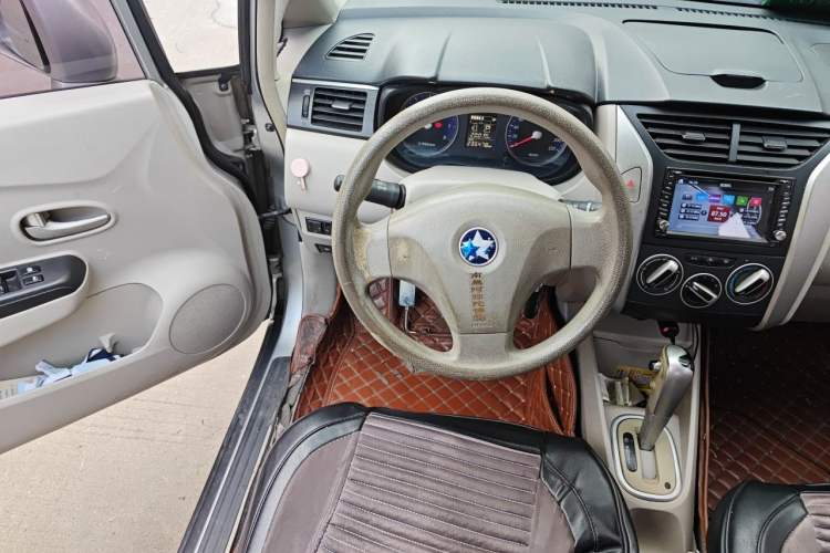 Used Venucia D50 2015 1.6L Automatic Fashion Edition Steering Wheel