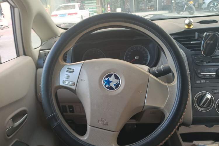 Used Venucia D50 2015 1.6L Manual Luxury Edition Steering Wheel