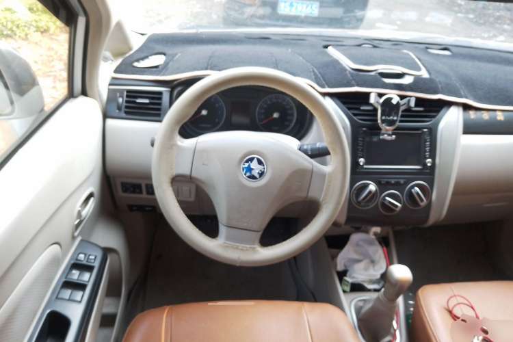 Used Venucia D50 2015 1.6L Manual Fashion Edition Steering Wheel