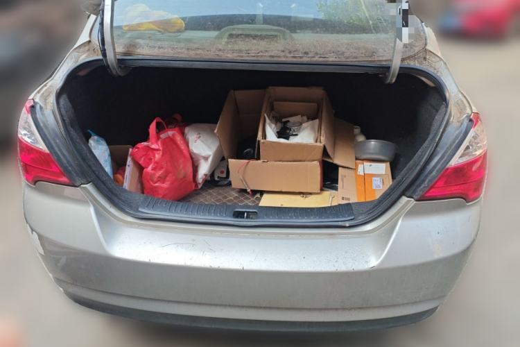 Used Venucia D50 2015 1.6L Manual Fashion Edition Trunk