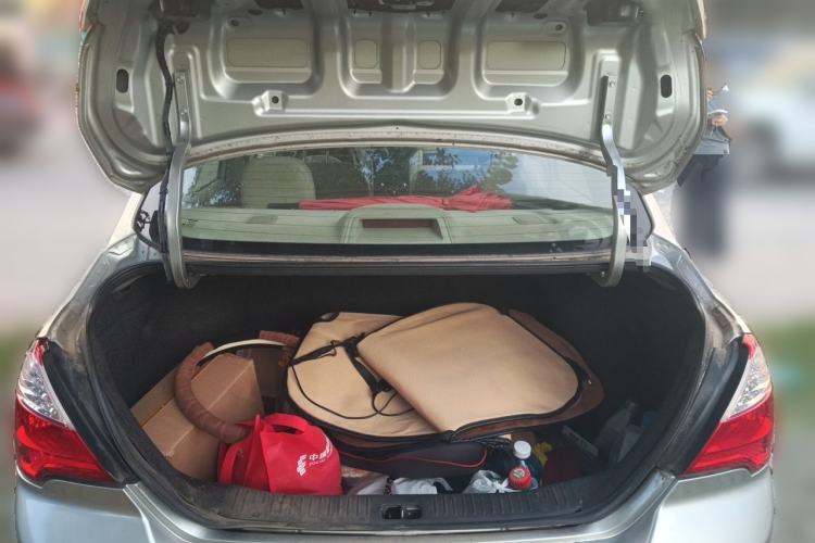 Used Venucia D50 2015 1.6L Manual Luxury Edition Trunk