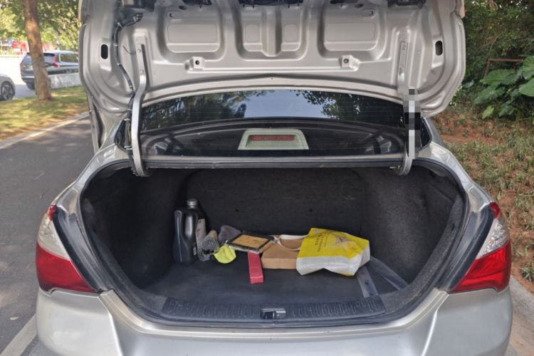 Used Venucia D50 2015 1.6L Manual Fashion Edition Trunk