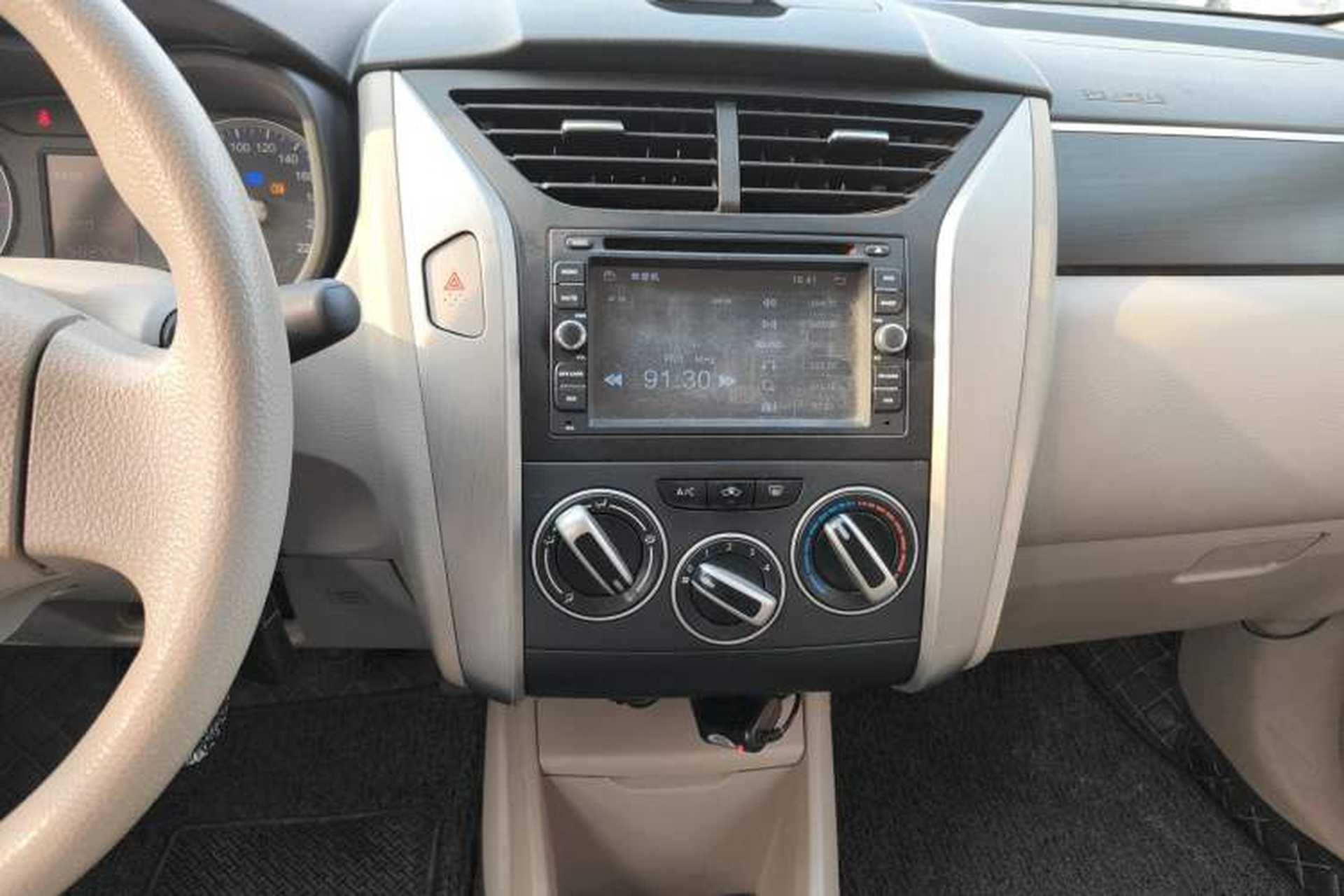 Used Venucia D50 2015 1.6L Manual Fashion Edition Audio And AC Panel