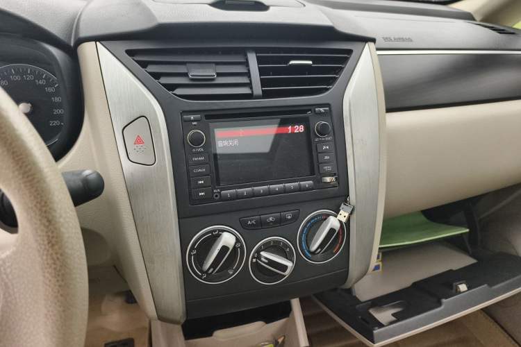 Used Venucia D50 2015 1.6L Manual Luxury Edition Audio And AC Panel