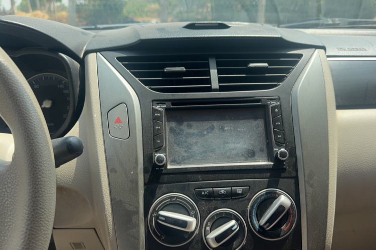 Used Venucia D50 2015 1.6L Manual Fashion Edition Audio And AC Panel