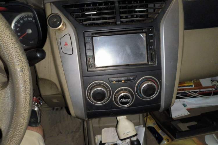 Used Venucia D50 2015 1.6L Manual Fashion Edition Audio And AC Panel