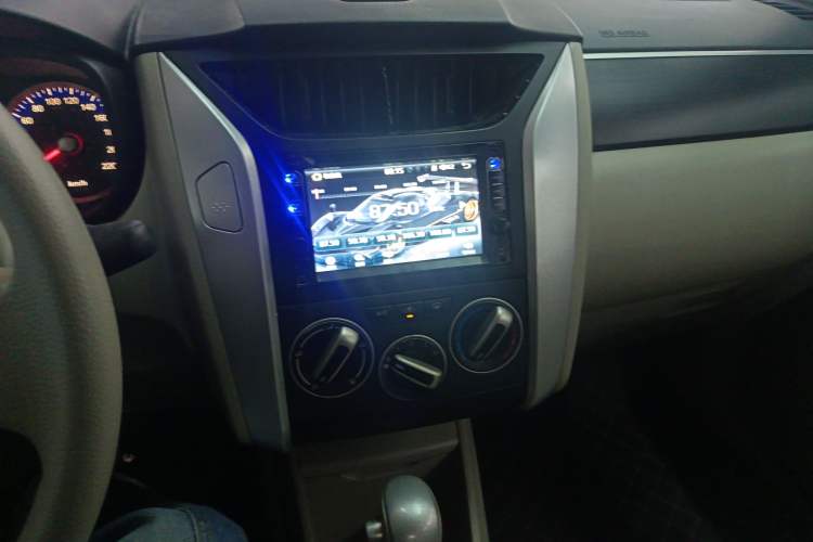 Used Venucia D50 2015 1.6L Automatic Fashion Edition Audio And AC Panel