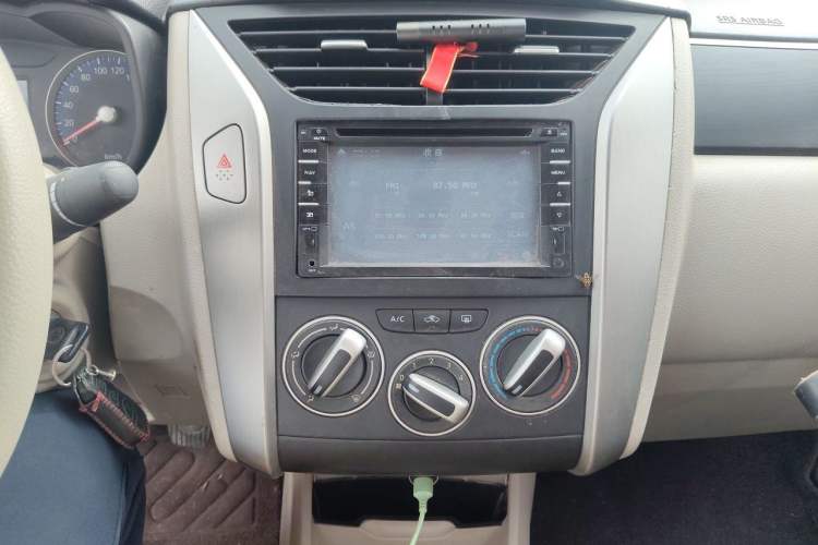 Used Venucia D50 2015 1.6L Manual Luxury Edition Audio And AC Panel